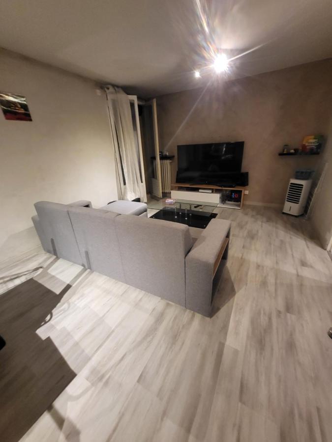 Chambre Neuve Dans Un Logement Partage A 10 Minute Du Circuit 24H Allonnes  Экстерьер фото